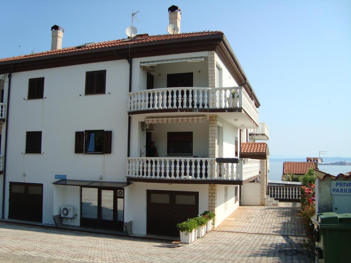Apartman Carmen Crveni Vrh Exterior photo